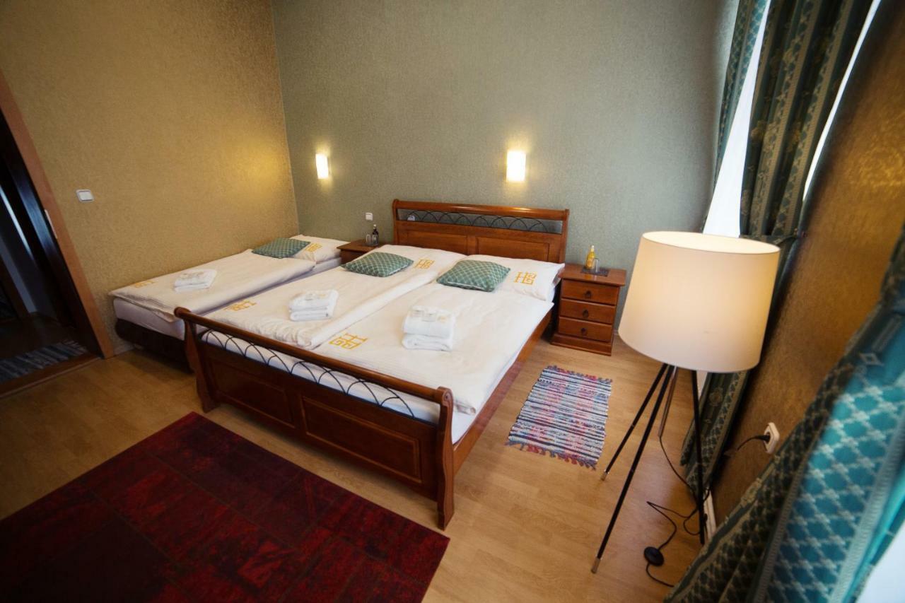 Hotel Bristol Banská Štiavnica エクステリア 写真