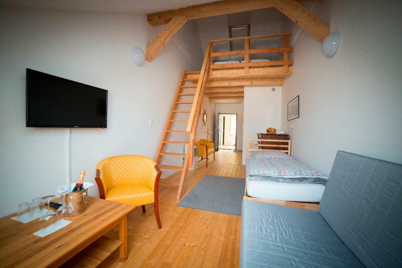 Hotel Bristol Banská Štiavnica エクステリア 写真
