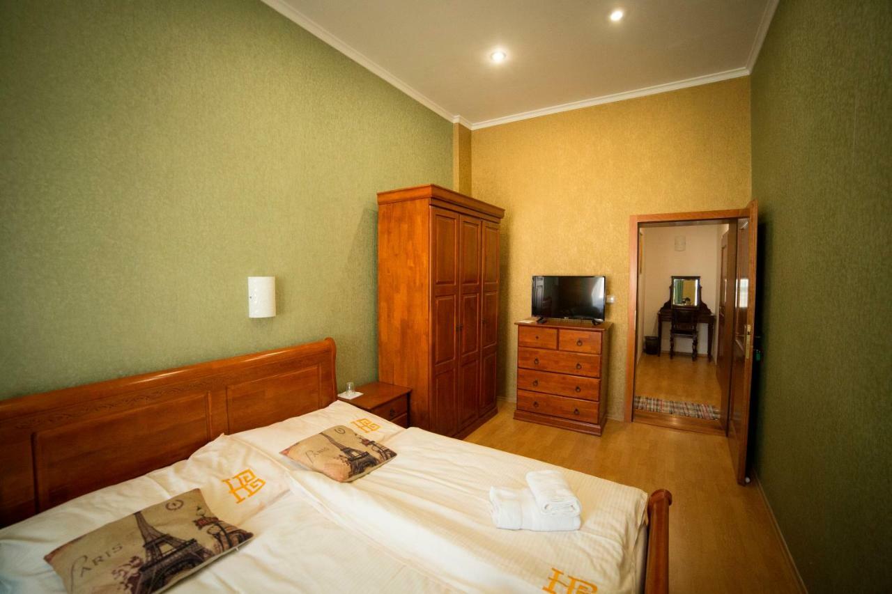 Hotel Bristol Banská Štiavnica エクステリア 写真